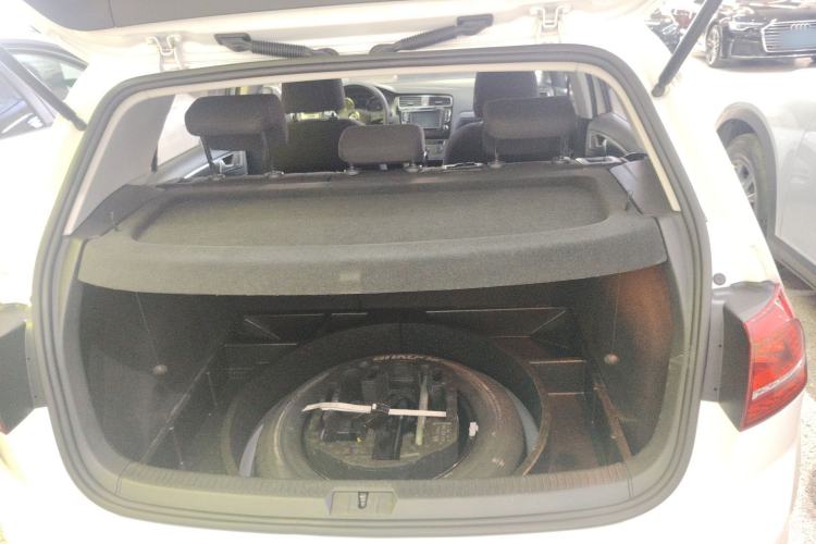 Used Volkswagen Golf 2016 1.6L Automatic Fashion Model
