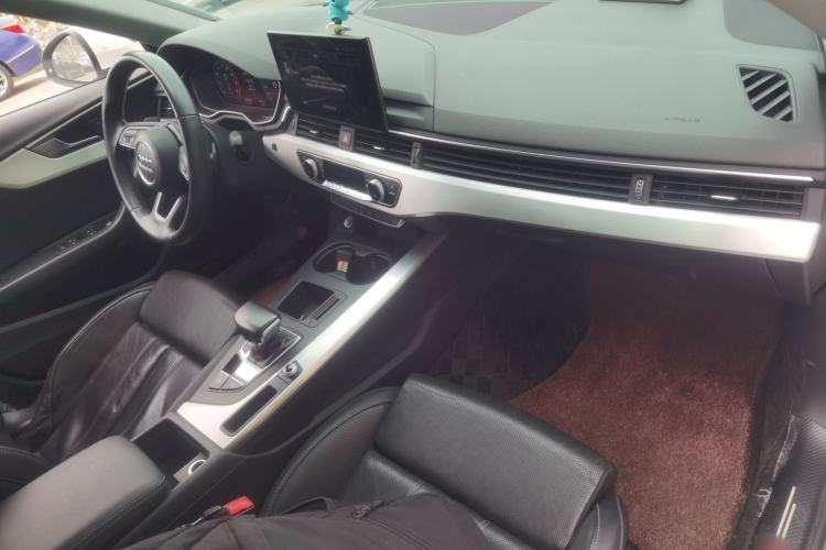 Used Audi A4L 2020 40 TFSI Luxury Dynamic Model Center Console