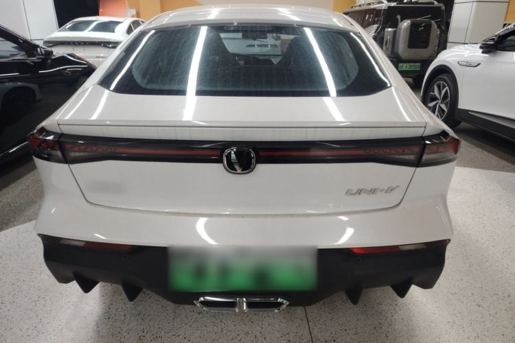 Used Changan UNI-V iDD 2024 Blue Whale Smart Electric iDD 136km ZhiKu Model
