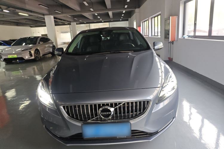 Used Volvo V40 2018 T3 Zhiya Edition Front