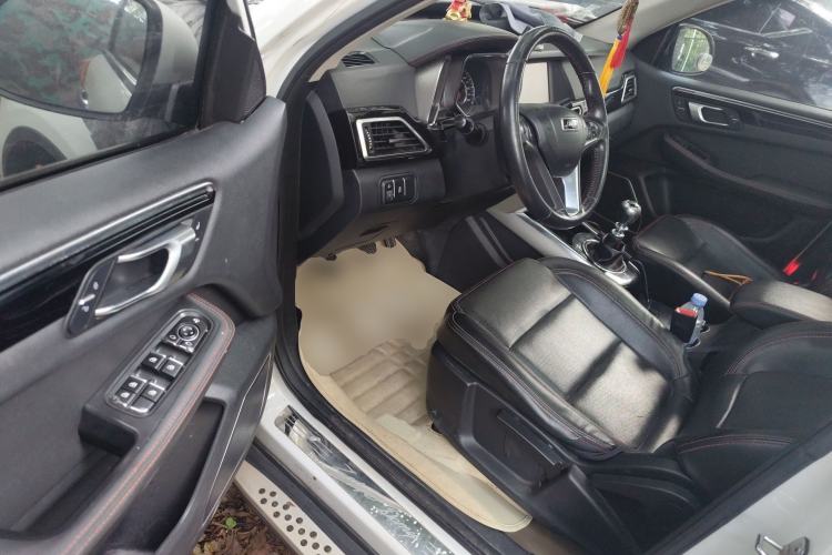 Used Zotye Domy X5 2015 1.5T Manual Luxury Version China IV Standard Driver Seat