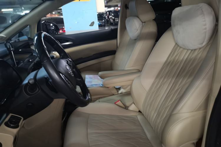 Used Buick GL8 2023 Land Executive Class Deluxe Model