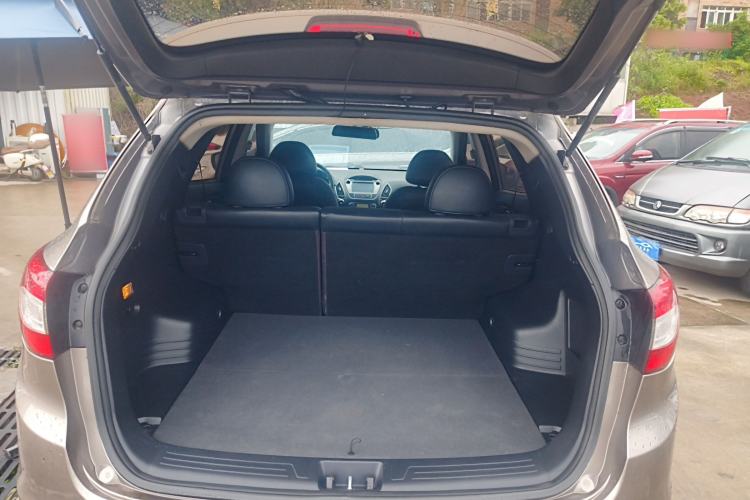 Used Hyundai ix35 2013 2.0L Automatic Two-Wheel Drive Smart GLS China IV Standard