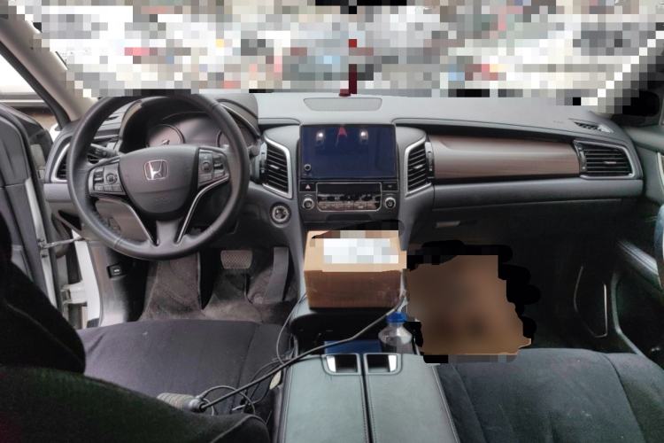 Used Honda Avancier 2017 240TURBO Two-Wheel Drive Elite Edition Center Console