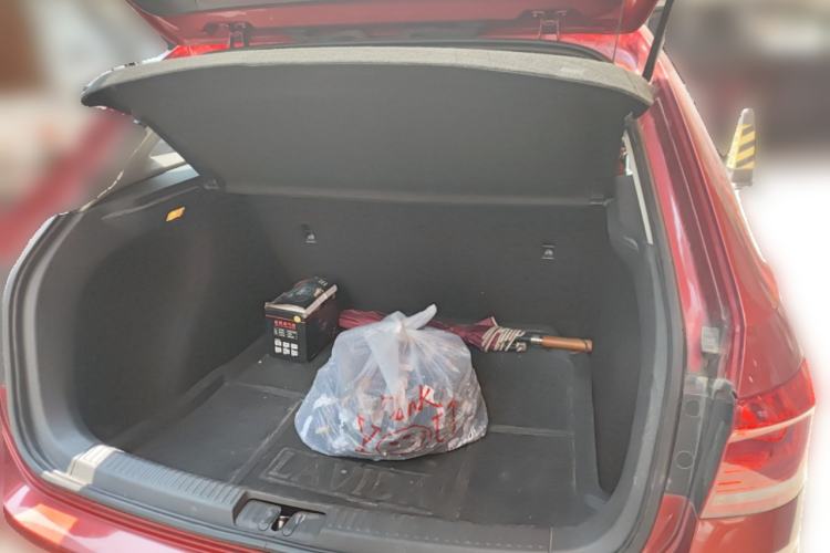 Used Volkswagen Gran Lavida 2015 1.6L Automatic Fashion Edition Trunk