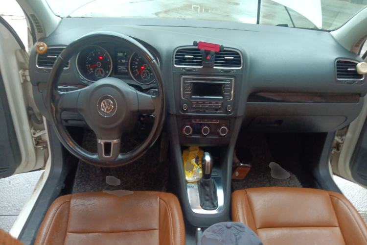 Used Volkswagen Golf 2012 1.4 TSI Automatic Comfort Edition Center Console