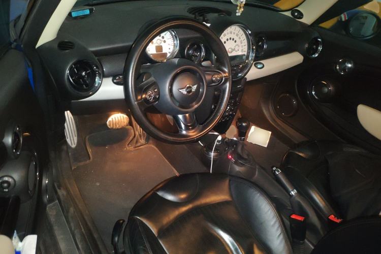 Used MINI 2011 1.6T COOPER S Center Console