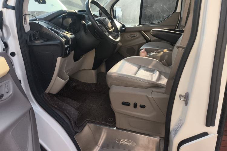 Used Ford Tourneo Custom 2017 2.0T Automatic Elite Version
