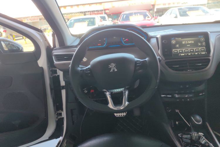 Used Peugeot 2008 2014 1.6L Automatic Navigation Edition Steering Wheel