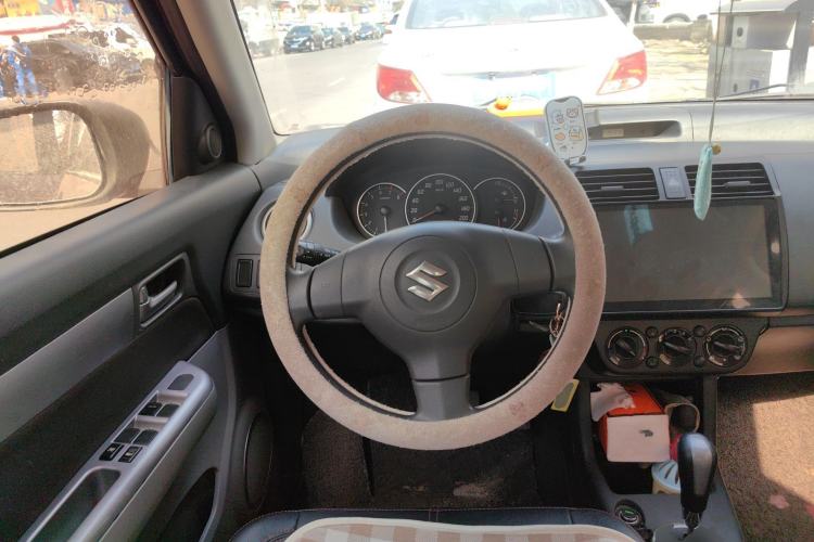 Used Suzuki Swift 2014 1.5L Automatic Fashion Edition
