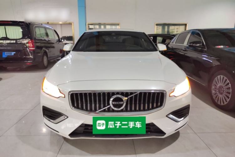 Used Volvo S60 2022 B4 Zhiyuan Luxury Edition