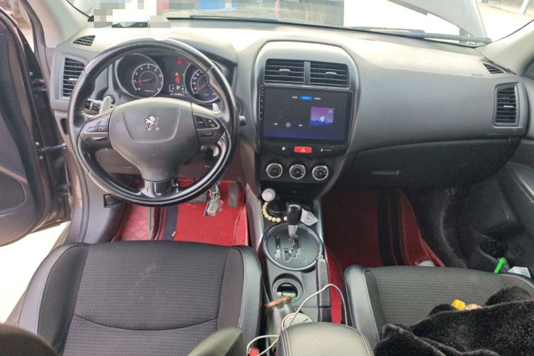 Used Peugeot 4008 2013 2.0L Two-Wheel Drive Fashion Edition Center Console