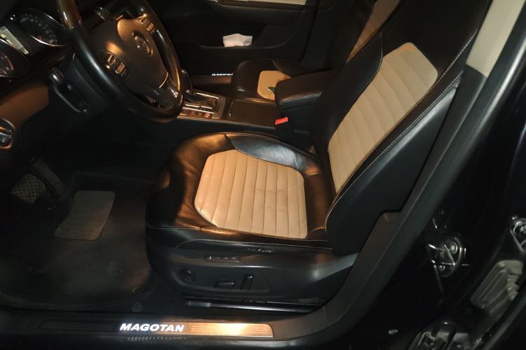 Used Volkswagen Magotan 2012 3.0 FSI Flagship Edition Left Front Seat