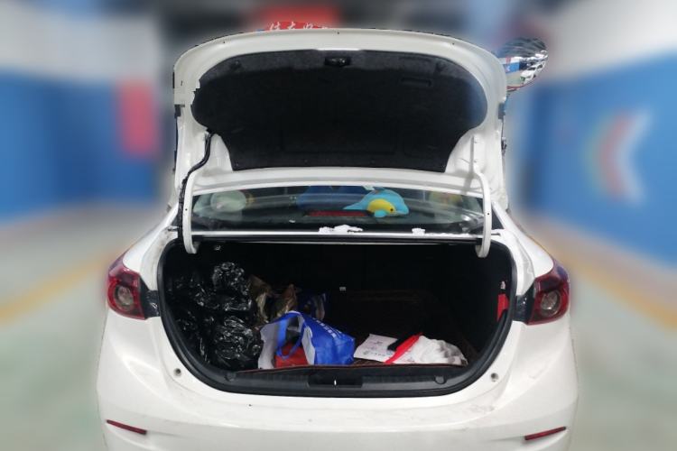 Used Mazda 3 Axela 2016 Sedan 1.5L Automatic Comfort Model