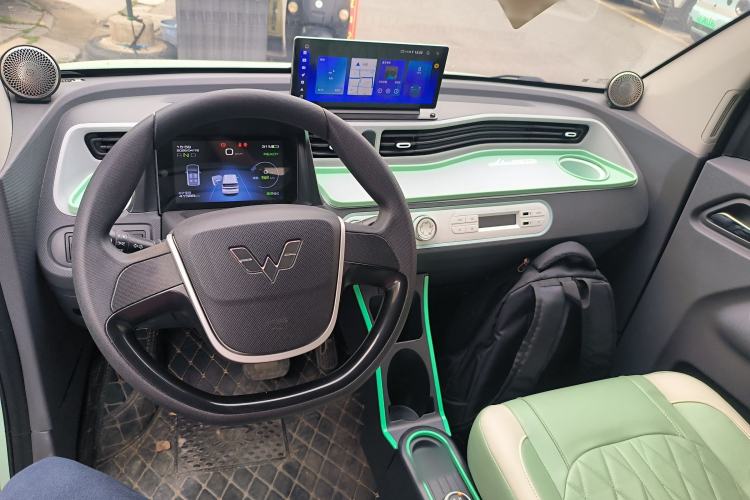 Used Wuling Hongguang MINIEV 2021 Macaron Premium Model – Lithium Iron Phosphate Center Console