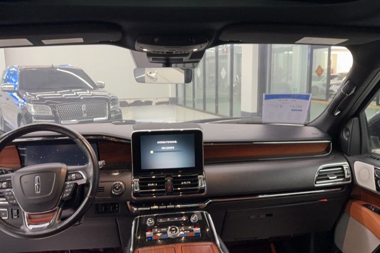 Used Lincoln Navigator 