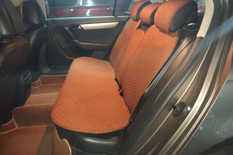 Used Volkswagen Magotan 2015 1.8TSI Advanced Model Left Rear Seat