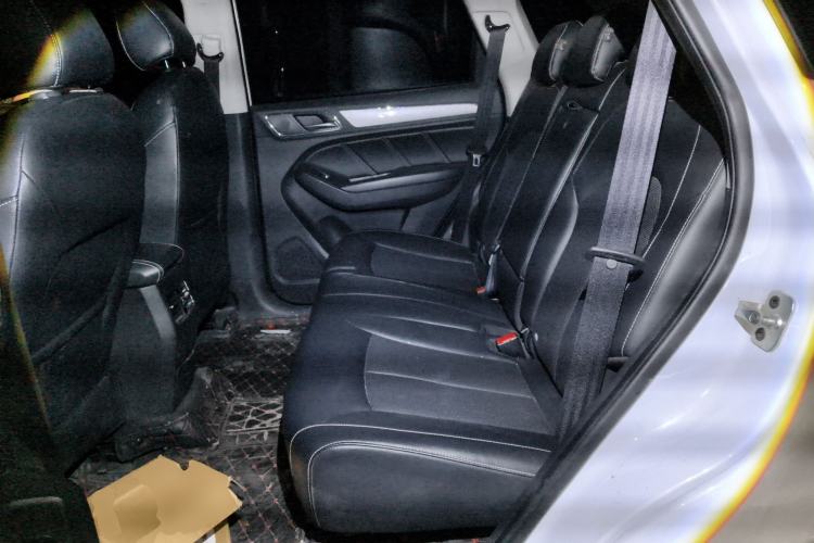 Used Roewe RX5 2016 20T Two-Wheel Drive Automatic Internet Smart Edition
