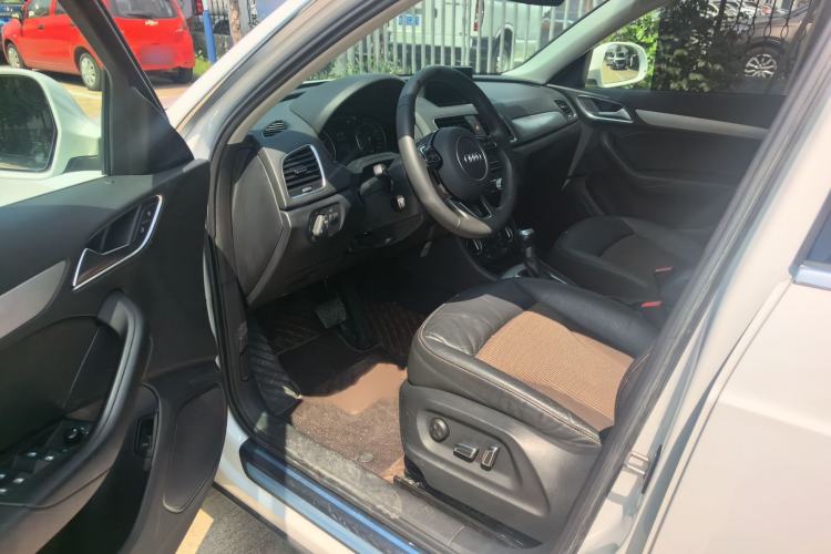 Used Audi Q3 2018 30th Anniversary Edition 30 TFSI Fashion Model Driver Seat