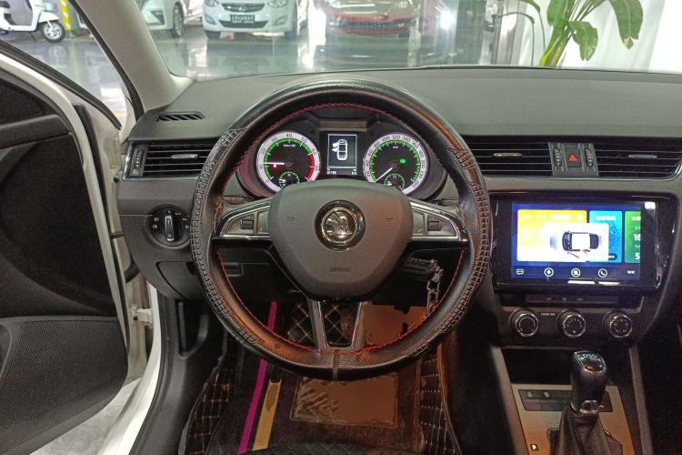 Used Skoda Octavia 2019 TSI230 DSG SmartDrive Luxury Edition China V Standard Steering Wheel