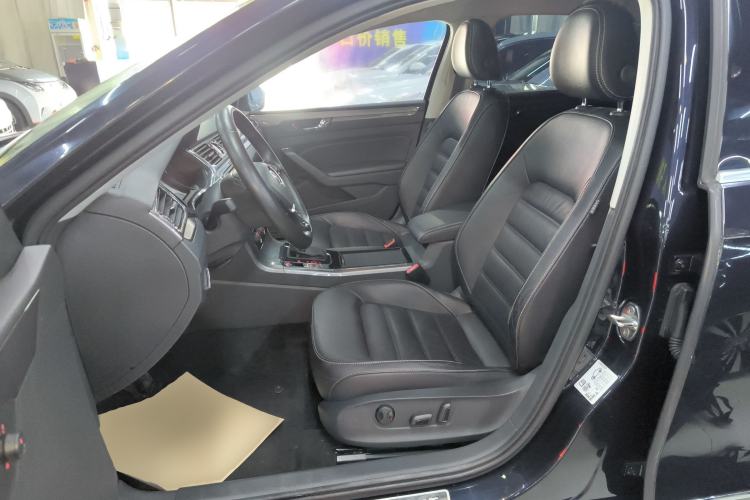 Used Volkswagen Passat 2017 330TSI DSG Luxury Edition
