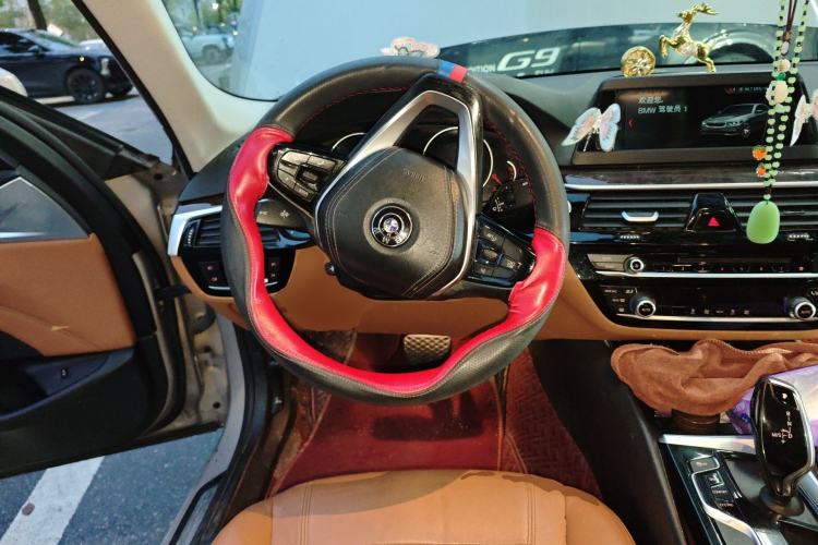 Used BMW 5 Series 2017 528Li xDrive Leading Model Steering Wheel