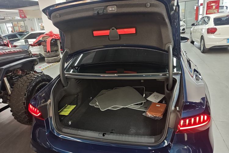 Used Audi A7L 2024 45TFSI quattro S-line Visionary Edition Flow Crystal Package Trunk