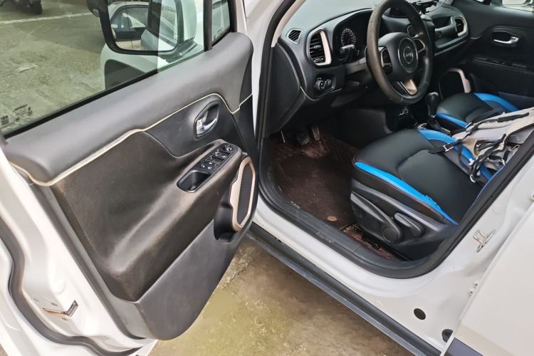 Used Jeep Renegade 2018 Connected Large Screen Version 180T Automatic Kinetic Edition+ Driver Seat