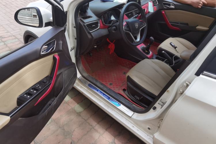 Used Baojun 310W 2017 1.5L Manual Luxury Edition China V