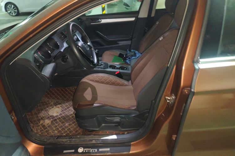 Used Volkswagen Lamando 2017 230TSI Manual Trend Edition
