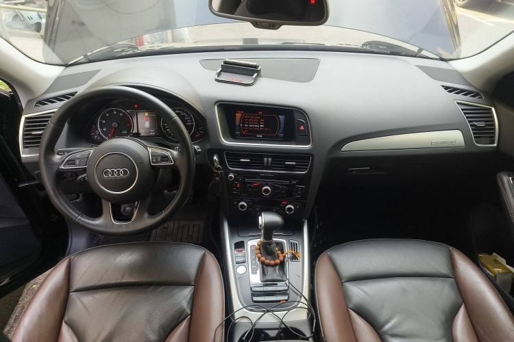 Used Audi Q5 2018 Collector's Edition 40 TFSI Technology Model
