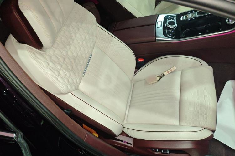 Used Hongqi H9 2022 2.0T Smart Connect Flagship Edition Right Front Seat