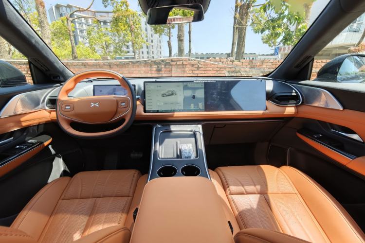 Used XPeng G9 2025 625 Long-Range Max Interior 7