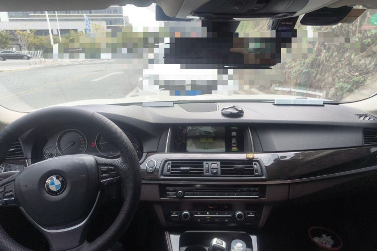 Used BMW 5 Series 2014 525Li Luxury Design Package Center Console