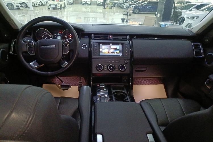 Used Land Rover Discovery 2017 3.0 SC V6 SE Center Console