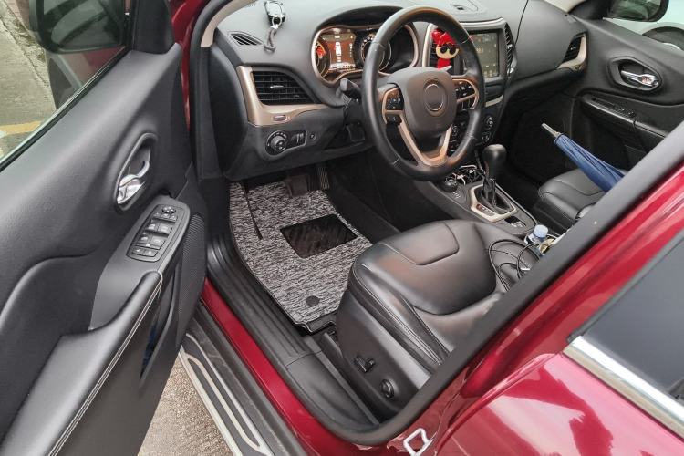 Used Jeep Cherokee 2016 2.4L Superior Edition
