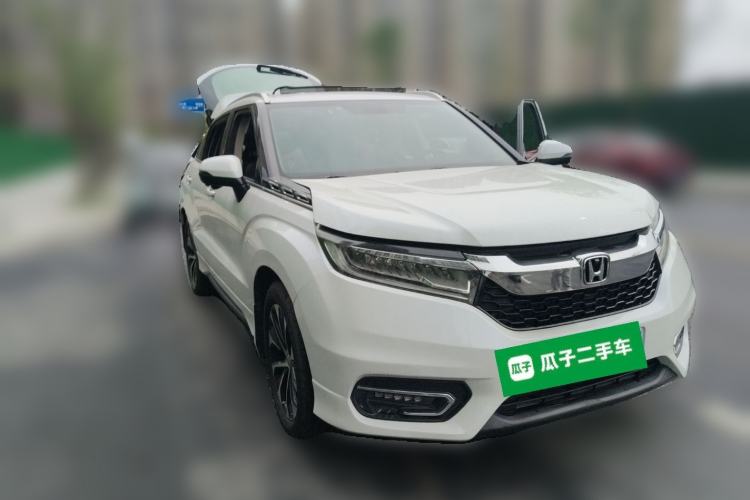 Used Honda Avancier 2017 240TURBO Two-Wheel Drive Premium Edition Front Right 45 Deg