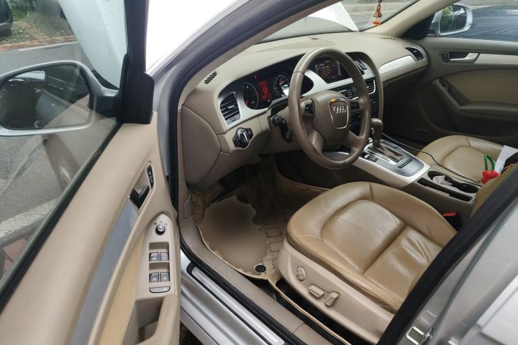 Used Audi A4L 2012 2.0 TFSI automatic standard version