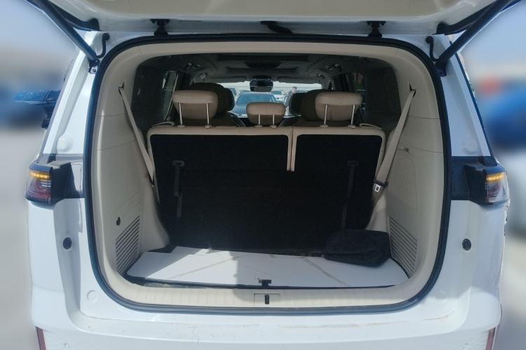 Used VOYAH Dream 2022 Low-Carbon Edition Dream+ Smart Enjoyment Package Trunk