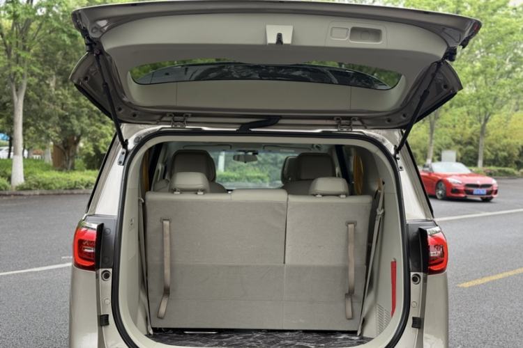 Used Buick GL8 2023 ES Lu Zun Comfort Model Interior 2