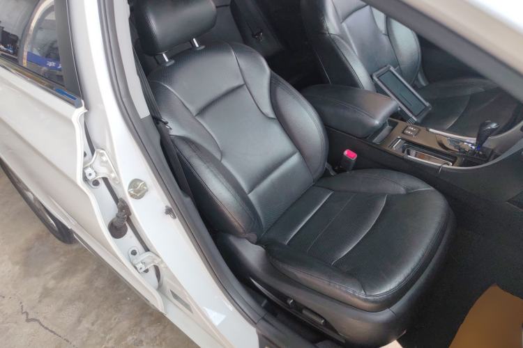 Used Hyundai Sonata 2015 Classic 2.0L Automatic Luxury Edition Right Front Seat