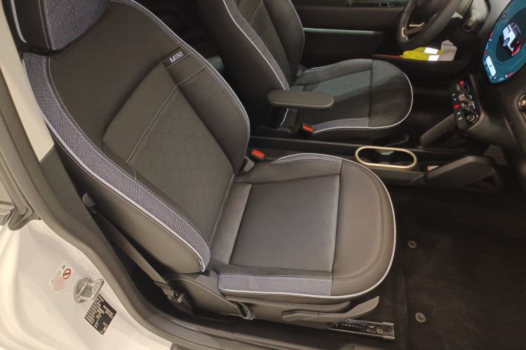 Used MINI Electric MINI COOPER 2025 456km COOPER E Classic Style
