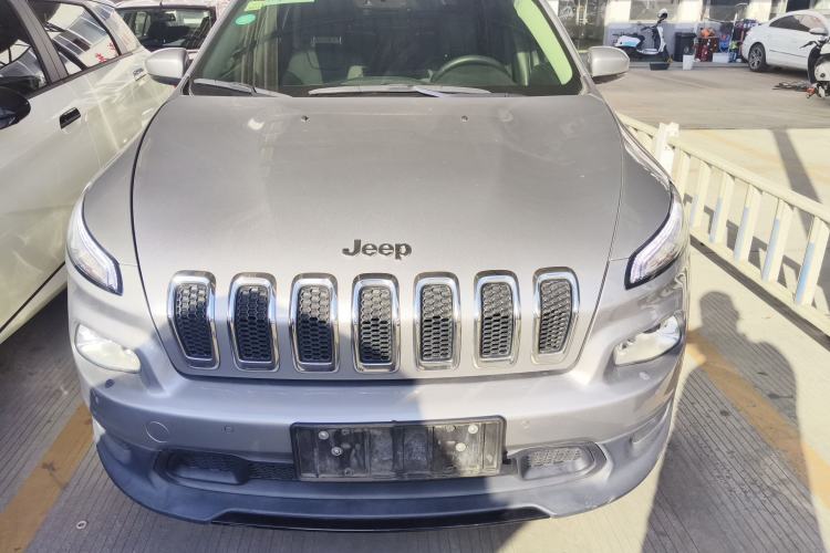 Used Jeep Cherokee 2014 2.4L Luxury Edition
