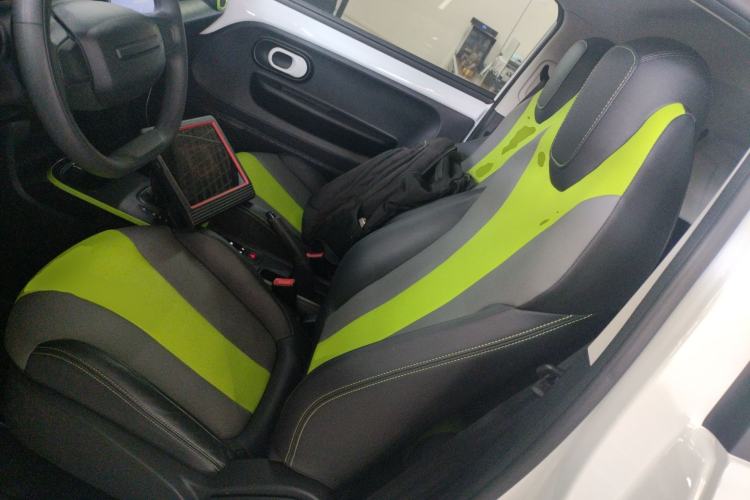 Used Roewe Clever 2021 302 km New Four-Seater Super-Efficient Version Left Front Seat