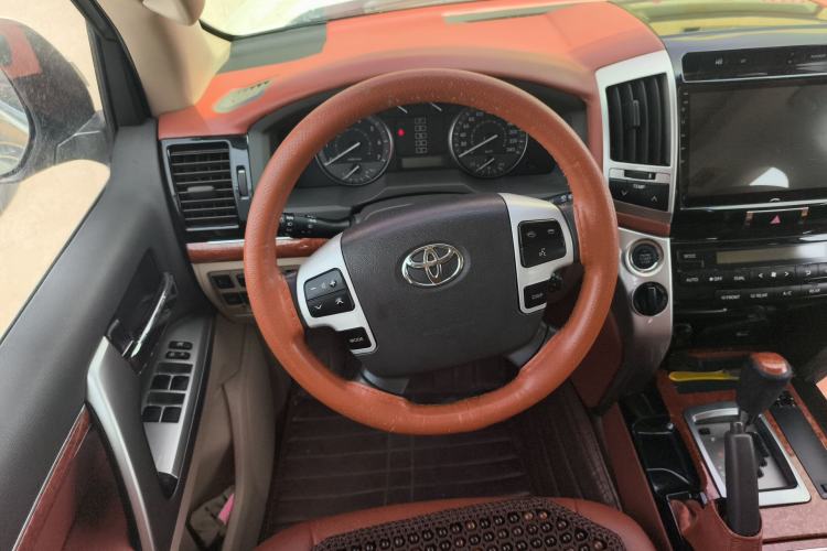 Used Toyota Land Cruiser 
