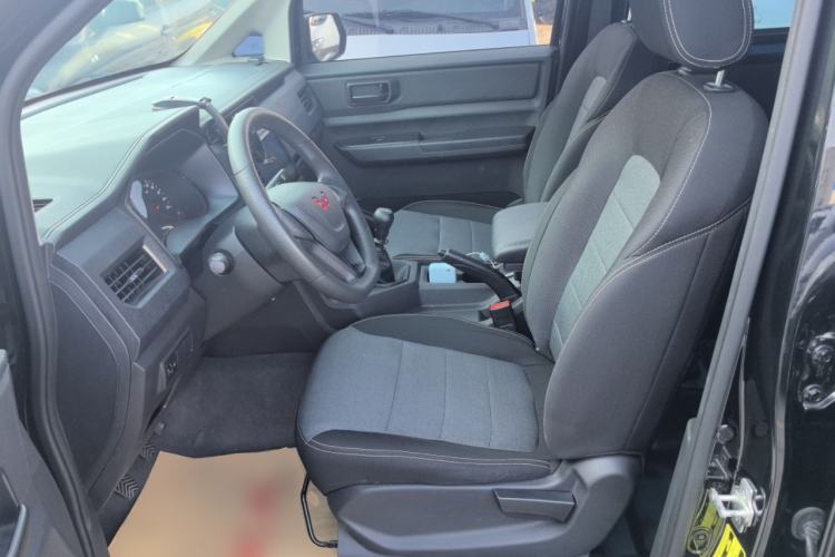 Used Wuling Hongguang PLUS 2020 1.5L Manual Standard Edition 5 Seats
