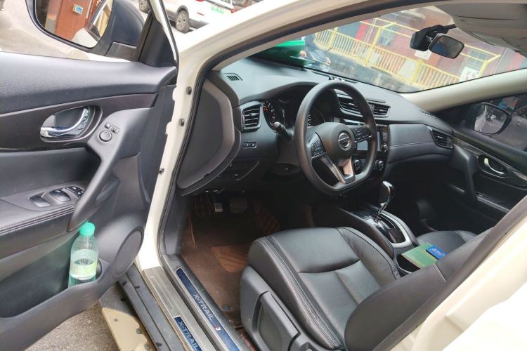 Used Nissan X-Trail 2017 2.0L CVT Comfort Edition 2WD Driver Seat