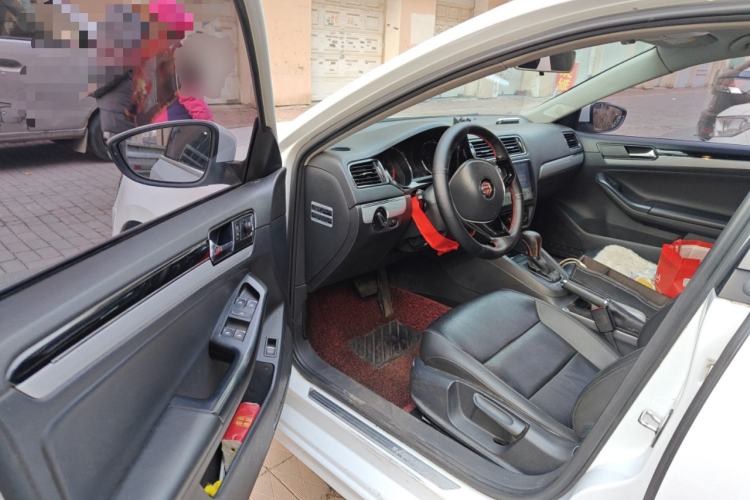 Used Volkswagen Sagitar 2015 1.6L Automatic Comfort Model Driver Seat