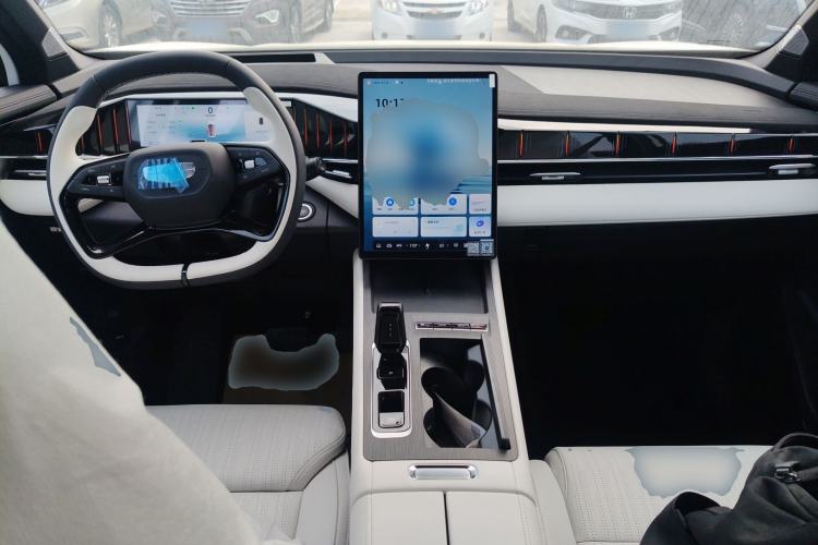 Used Geely Auto FX11 2024 2.0TD DCT Intelligent Driving Version Center Console