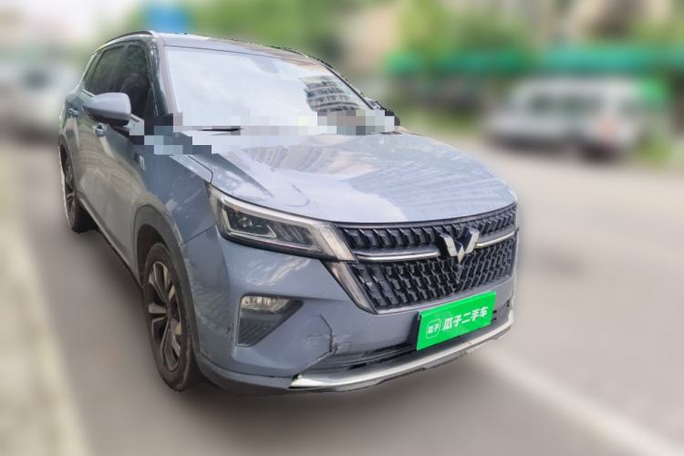 Used Wuling Asta 2021 1.5T CVT Starlight Edition Front Right 45 Deg